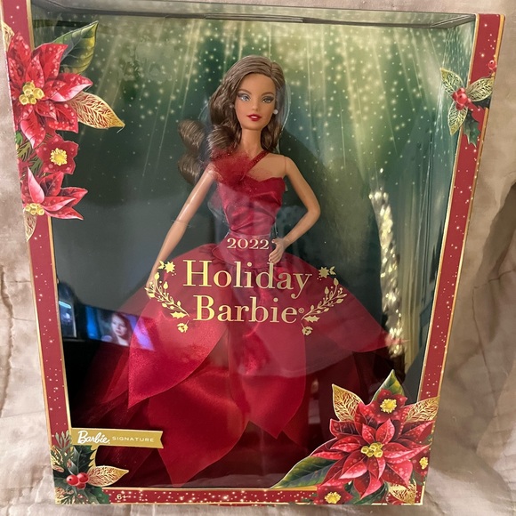 2022 Signature Holiday Edition Brunette Barbie - Picture 1 of 1